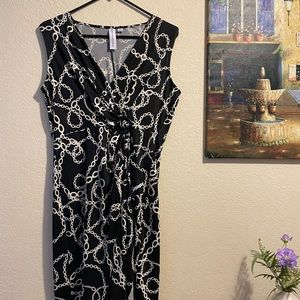 Black & White print dress NWOT Size M